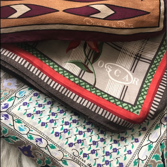 Three OSCAR de la RENTA (3) Bundle of silk scarves - Picture 3 of 8